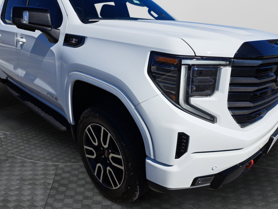 Used 2025 GMC Sierra 1500 AT4 w/ AT4 Premium Package AWD/4WD image 16