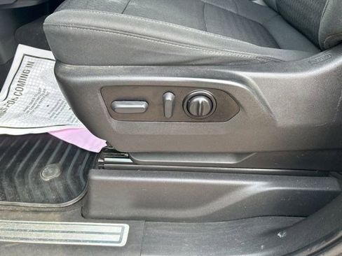 Used 2022 Chevrolet Silverado 1500 LT image 14