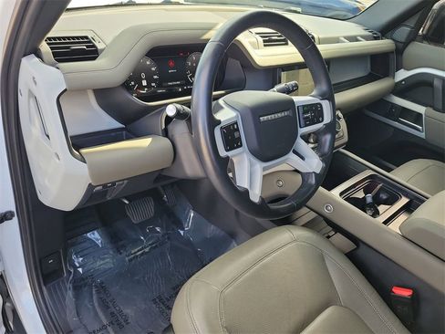 Used 2024 Land Rover Defender 110 S image 24