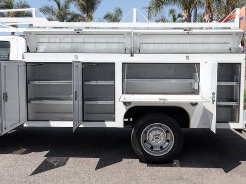 Used 2022 Ford F550 2WD SuperCab Super Duty image 6