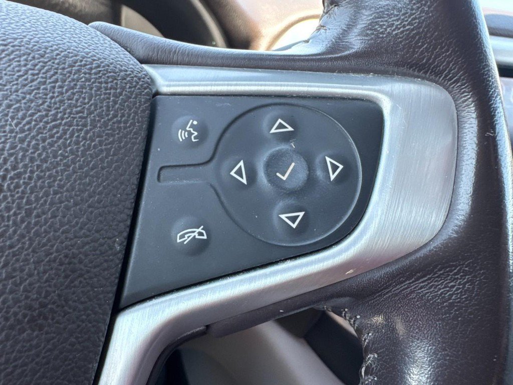 Used 2019 GMC Acadia SLT w/ LPO, Floor Liner Package FWD image 18