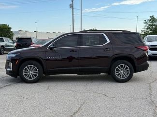 Used 2023 Chevrolet Traverse LT FWD video 2