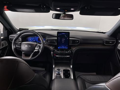 Used 2022 Ford Explorer Platinum w/ Equipment Group 601A image 16