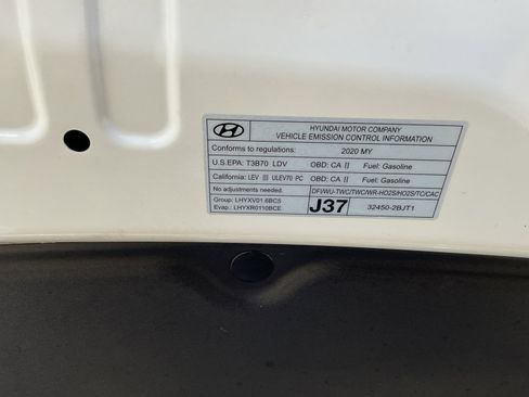 Used 2020 Hyundai Veloster Turbo image 25