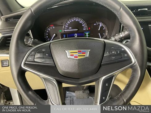 Used 2017 Cadillac XT5 FWD image 41