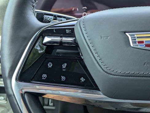 Certified 2025 Cadillac Escalade ESV Sport Platinum AWD/4WD image 30