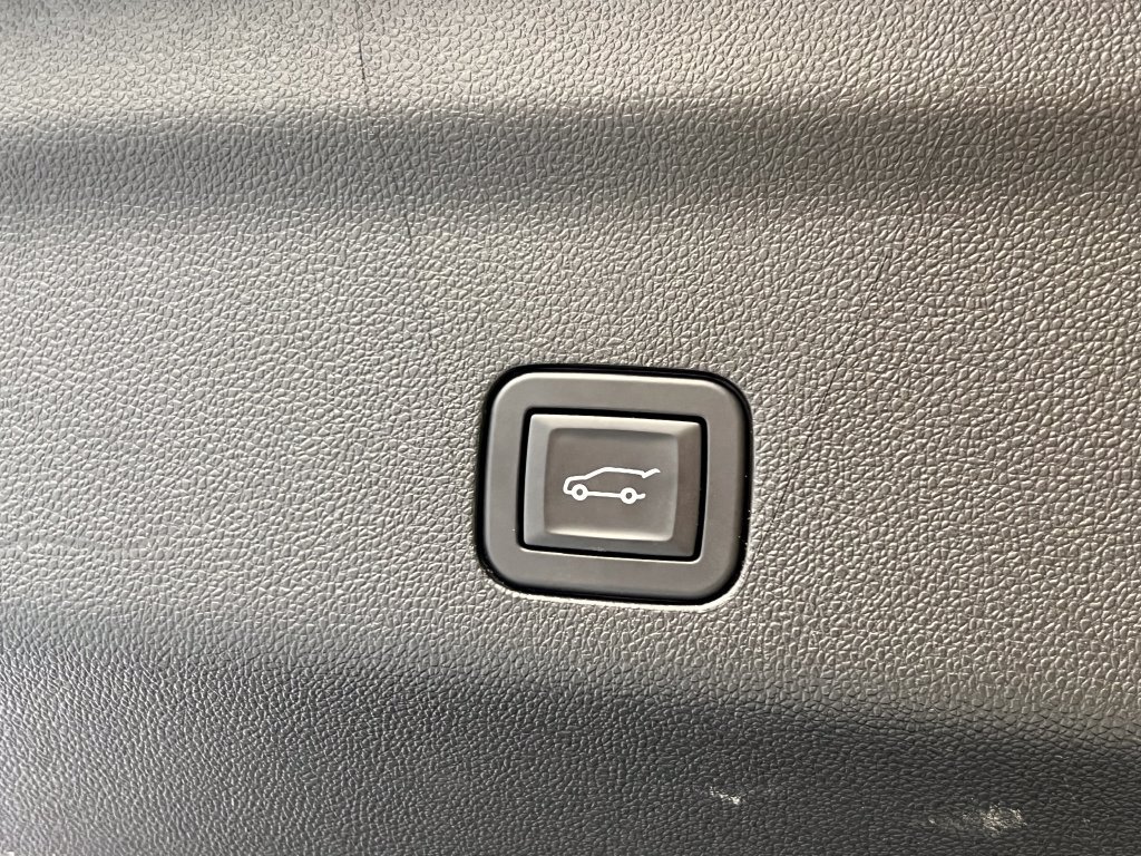 Used 2024 Cadillac Escalade ESV Sport AWD/4WD image 21