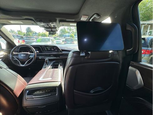 Used 2021 Cadillac Escalade ESV Sport Platinum image 19
