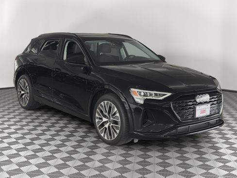 Used 2024 Audi Q8 e-tron Premium Plus w/ Premium Plus Package AWD/4WD image 7