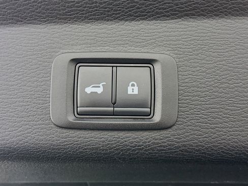 Used 2024 Mitsubishi Outlander SE image 31