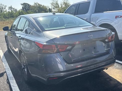 Used 2023 Nissan Altima 2.5 SV FWD image 6