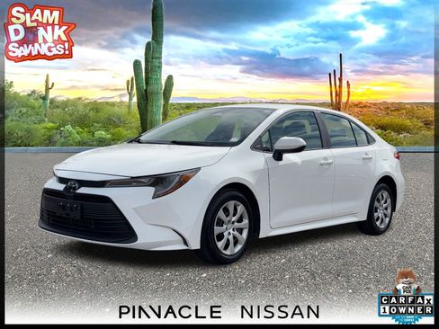 Used 2025 Toyota Corolla LE image 1