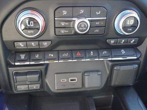 Used 2023 GMC Sierra 3500 Denali image 15