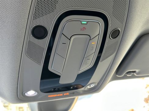 Used 2024 Audi Q5 e Premium image 29