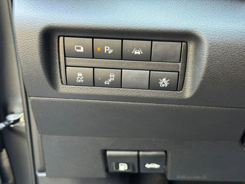 Used 2021 Nissan Kicks S image 16