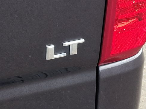 Used 2022 Chevrolet Silverado 1500 LT AWD/4WD image 32