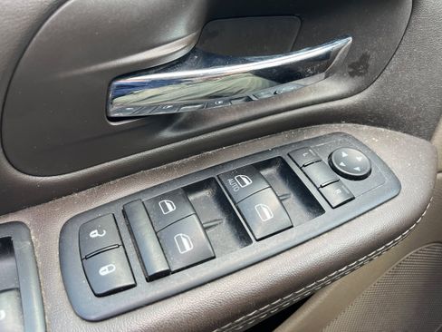 Used 2015 Chrysler Town & Country Touring-L w/ Driver Convenience Group FWD image 22