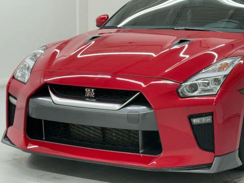 Used 2019 Nissan GT-R Premium w/ Premium Interior Package image 41