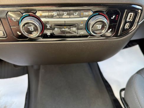 Used 2025 Chevrolet Silverado 1500 LT image 17