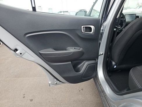 Used 2023 Hyundai Venue SEL image 17