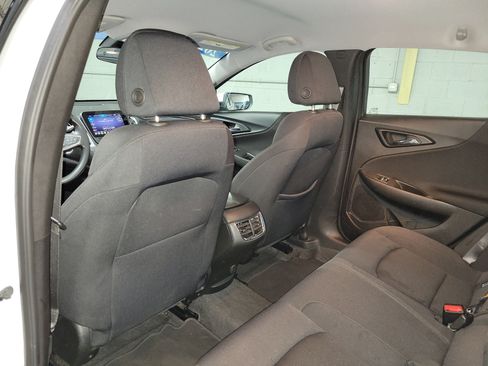 Used 2025 Chevrolet Malibu LT FWD image 16