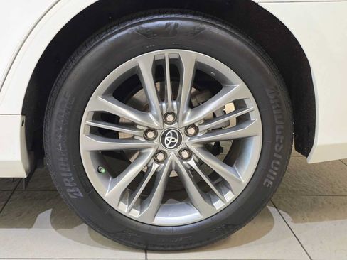 Used 2016 Toyota Camry SE w/ Moonroof Package FWD image 8