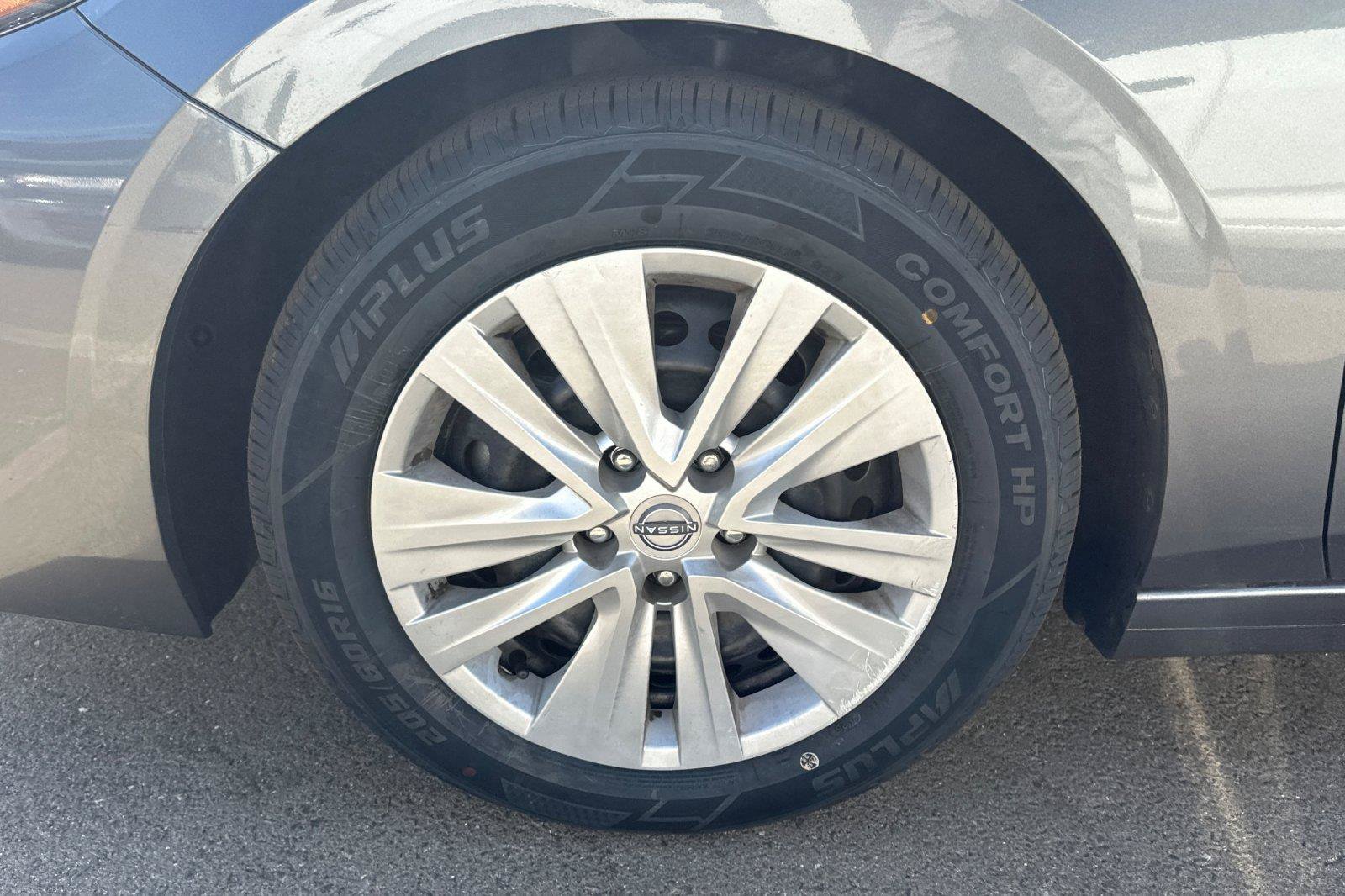 Used 2024 Nissan Sentra S FWD image 3