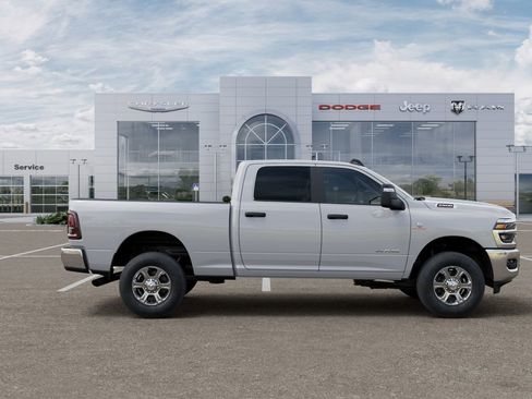 New 2026 RAM 2500 Big Horn AWD/4WD image 22