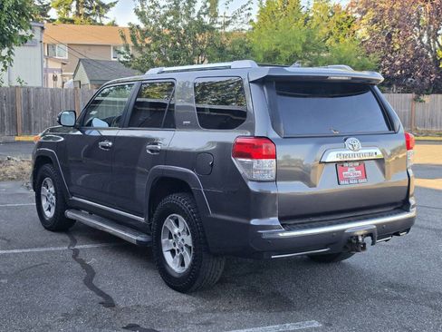 Used 2010 Toyota 4Runner SR5 w/ Convenience Pkg AWD/4WD image 5