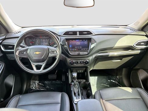 Used 2021 Chevrolet TrailBlazer LT w/ Premium Seating Package FWD image 22