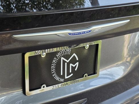 Used 2020 Chrysler Pacifica Touring-L FWD image 30