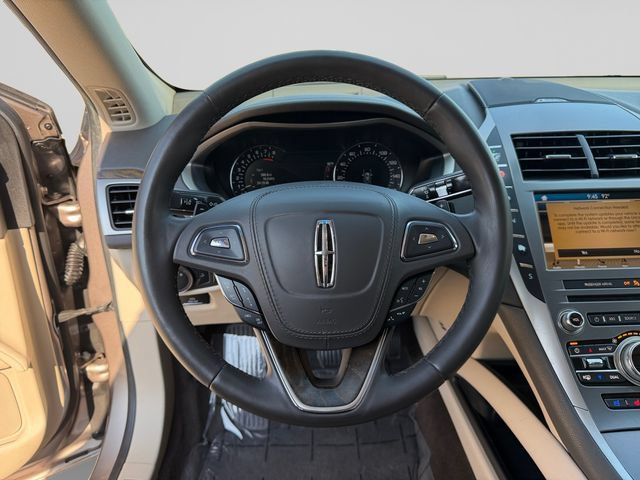 Used 2019 Lincoln MKZ Reserve FWD image 11