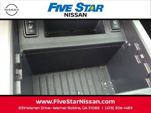 Used 2017 Nissan Titan SV RWD image 23
