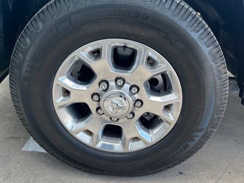 Used 2022 RAM 2500 Laramie w/ Body Color Bumper Group RWD image 26