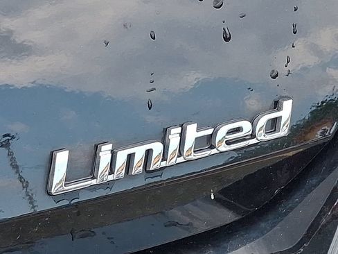 Used 2023 Hyundai Elantra Limited FWD image 31