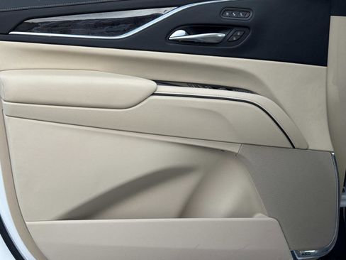 Used 2021 Cadillac Escalade Premium Luxury image 17