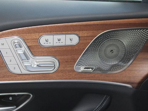 Used 2025 Mercedes-Benz GLS 450 4MATIC image 13