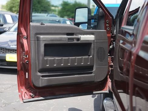 Used 2015 Ford F250 Lariat w/ Lariat Ultimate Package AWD/4WD image 31