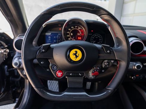 Used 2018 Ferrari 812 Superfast RWD image 41