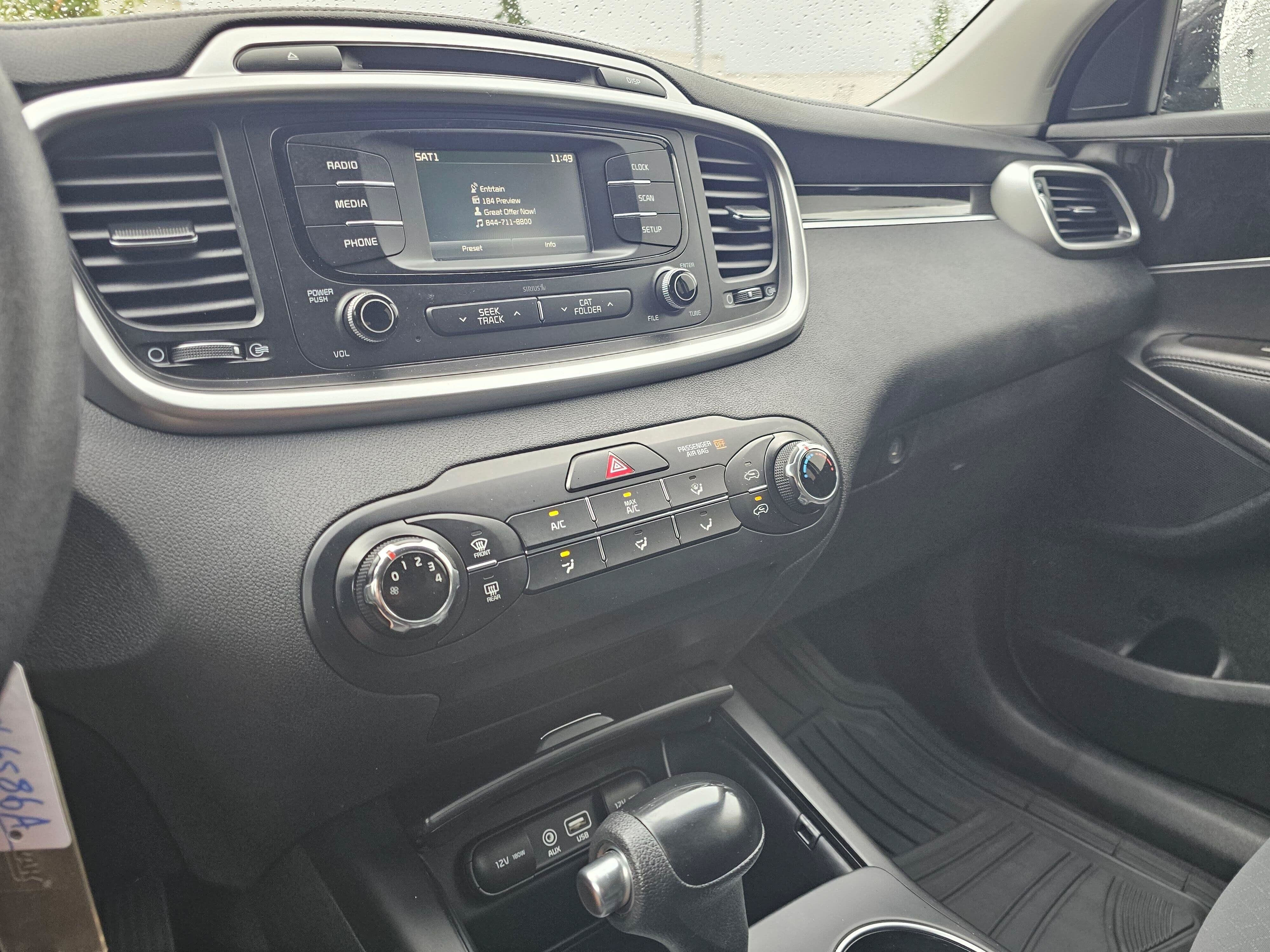 Used 2017 Kia Sorento FWD image 28