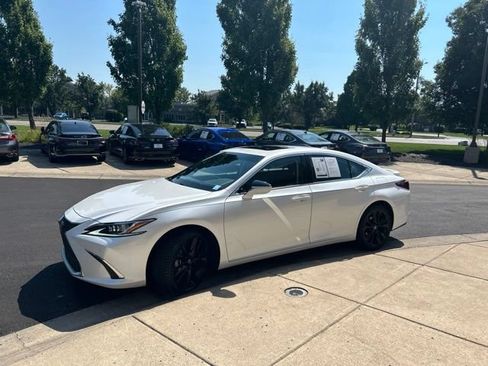 Used 2022 Lexus ES 350 w/ Premium Package FWD image 3