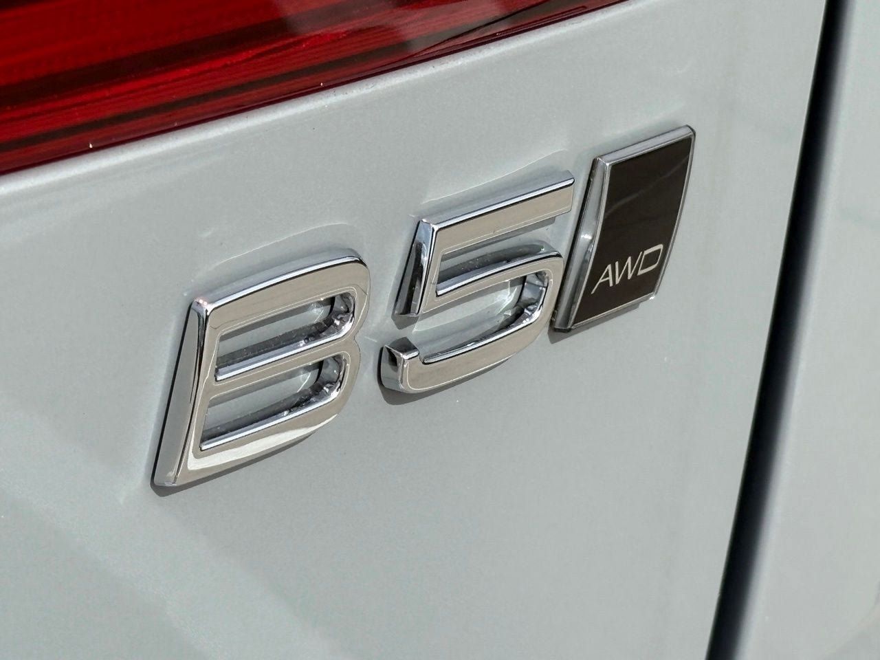 New 2026 Volvo XC60 B5 Ultra w/ Protection Package Premier AWD/4WD image 8