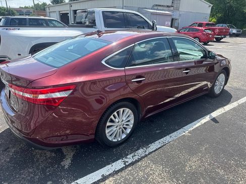 Used 2015 Toyota Avalon Limited w/ Technology Package FWD image 3