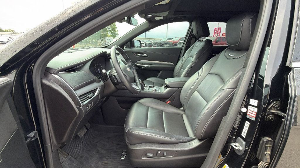 Used 2021 Cadillac XT4 Premium Luxury w/ Cold Weather Package FWD image 13