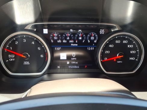 Used 2021 Chevrolet Suburban Premier w/ Premium Package AWD/4WD image 27