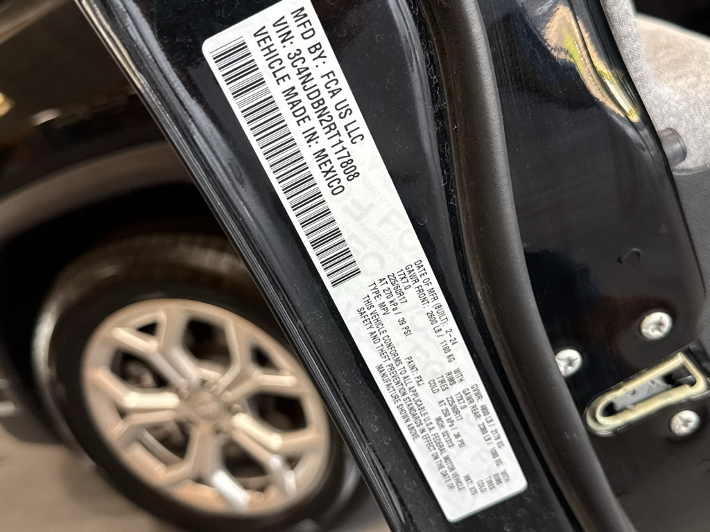 Used 2024 Jeep Compass Latitude AWD/4WD image 36
