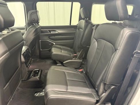 Used 2025 Jeep Wagoneer Series II w/ Premium Group I image 23