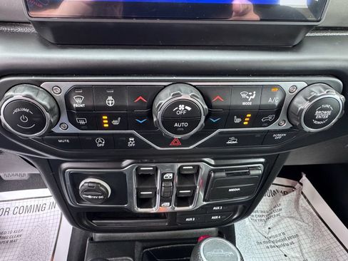Used 2020 Jeep Gladiator Sport w/ Quick Order Package 24S AWD/4WD image 22