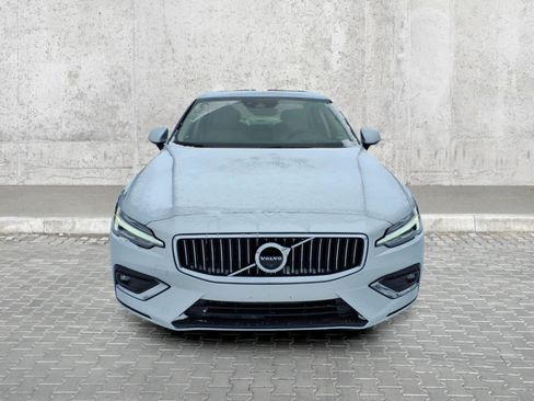 Used 2022 Volvo S60 B5 Inscription FWD image 3