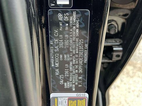 Used 2025 Kia K4 EX image 17